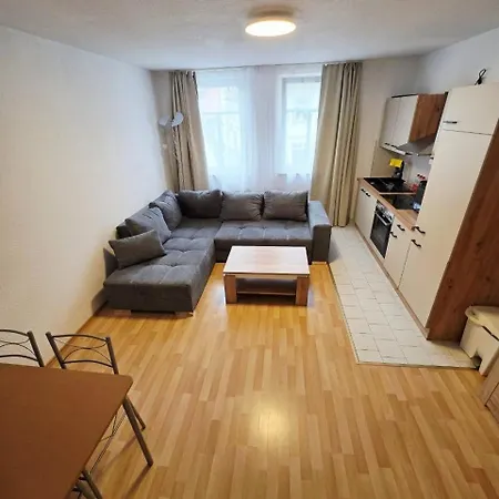 A-b-h Schoene 2r Whg, Ebk, Lift, Wifi, Xl Schlafcouch Apartament Weißenfels
