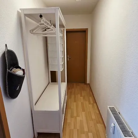 Apartament A-b-h Schoene 2r Whg, Ebk, Lift, Wifi, Xl Schlafcouch Weißenfels